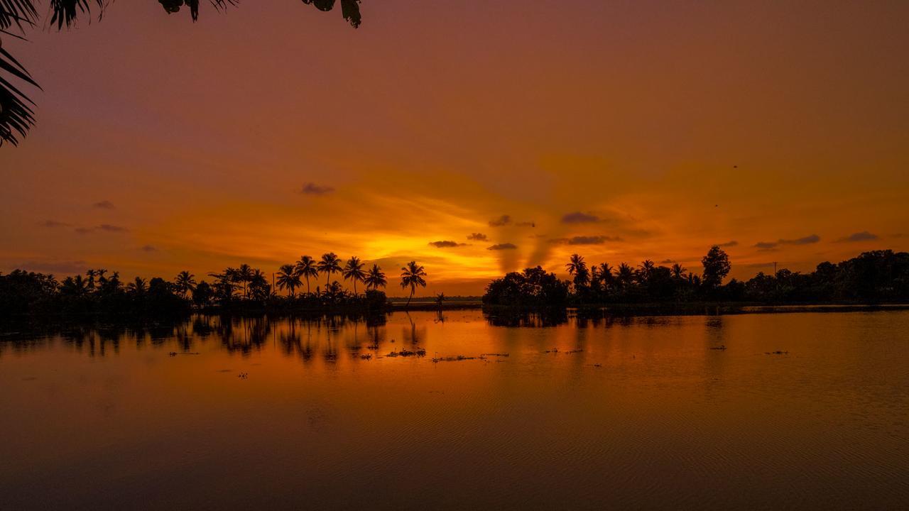 Warmth Lake Haven Alappuzha Kültér fotó