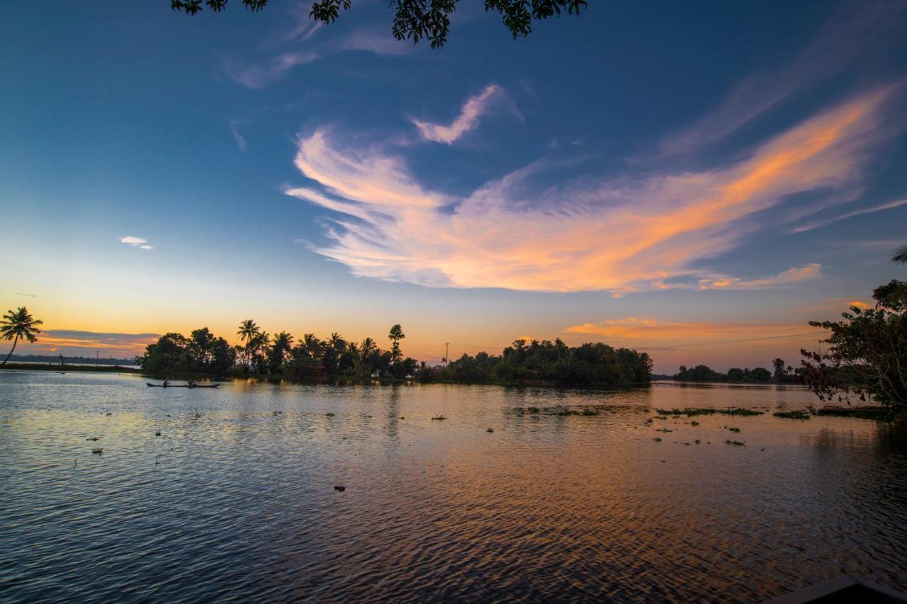 Warmth Lake Haven Alappuzha Kültér fotó