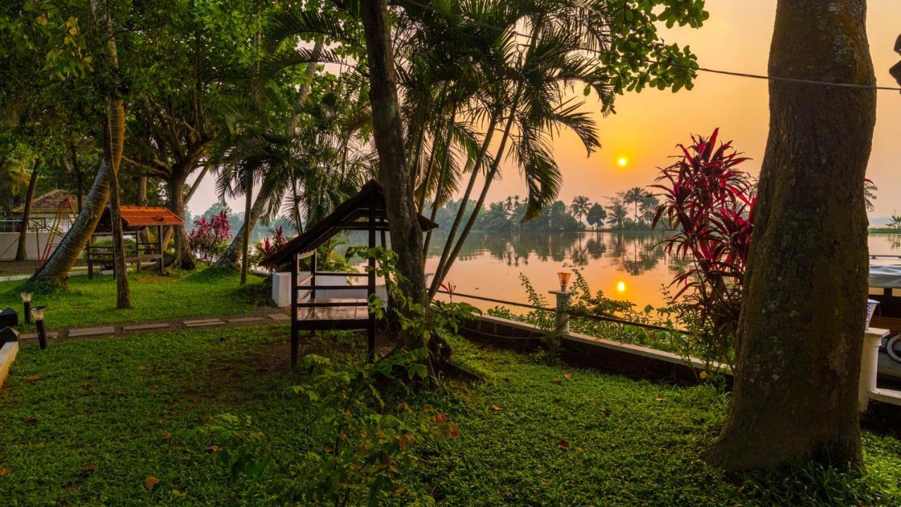 Warmth Lake Haven Alappuzha Kültér fotó