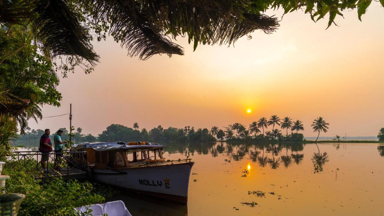 Warmth Lake Haven Alappuzha Kültér fotó